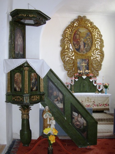 Interiér kostela Nejsvětější Trojice v Kladrubech