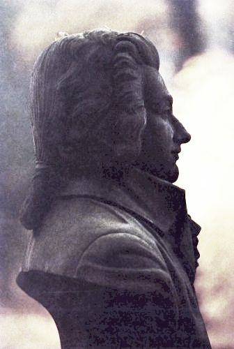 Busta W. A. Mozarta na Bertramce od T. Seidana