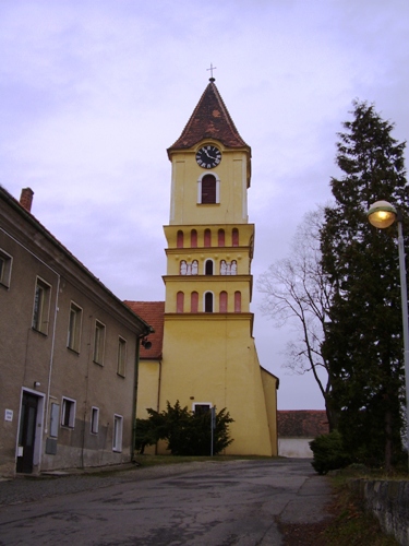 Věž kostela sv. Jakuba a Filipa v Katovicích