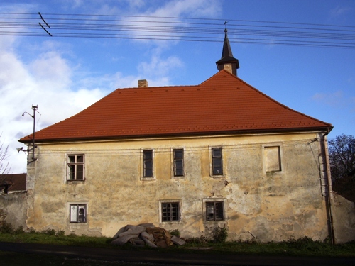 Štěchovický zámeček od západu v r. 2006
