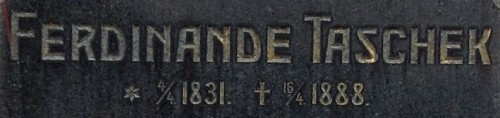 Náhrobek Ferdinandy Taschkové (rozené Kralikové z Meyerswaldu) na hřbitově v Bukovníku