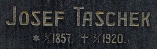 Náhrobek Josefa Taschka mladšího na hřbitově v Bukovníku