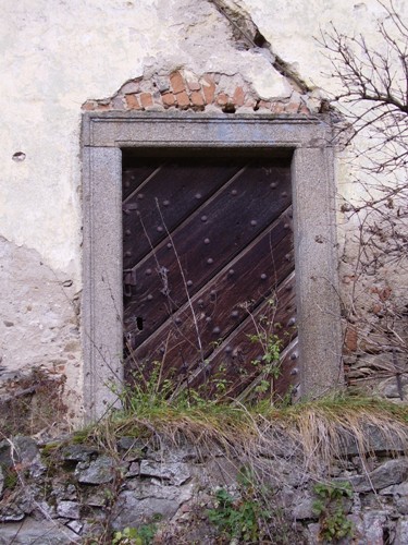 Původní vrata sýpky z r. 1708